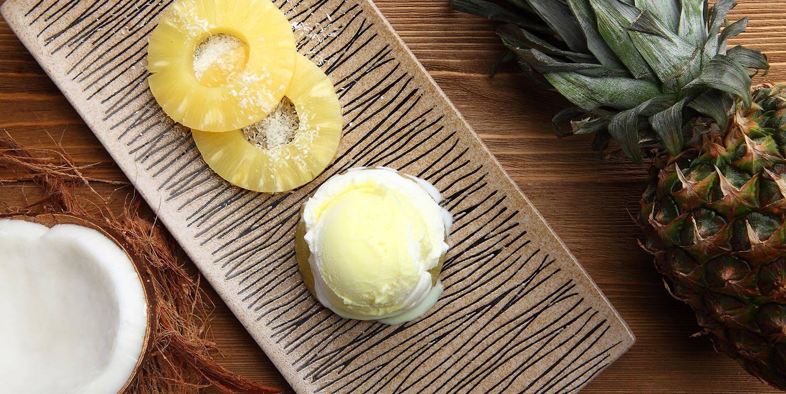 بستنی نارگیل و آناناس